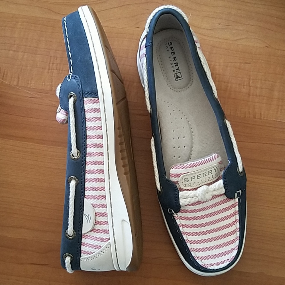7.5 Sperry boat shoes